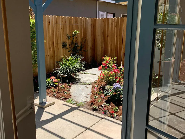 22040 Del Valle St — Photo 16