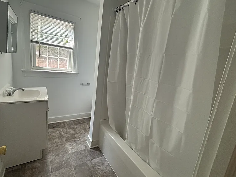 700 E Lincoln Ave — Photo 8