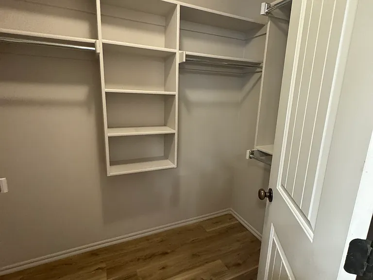 4408 Brooklyn Ave — Photo 20
