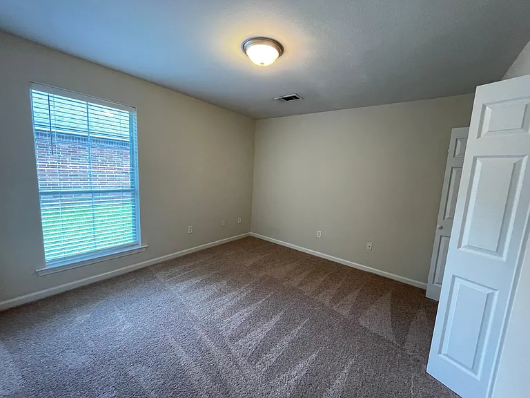 11327 Hampton Ct — Photo 19
