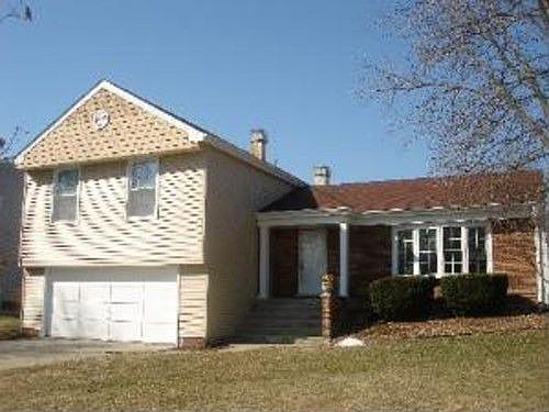 1st image of 164 Larchmont Ln