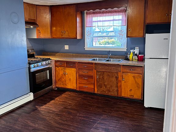 3rd image of 92 Memorial Dr APT 2