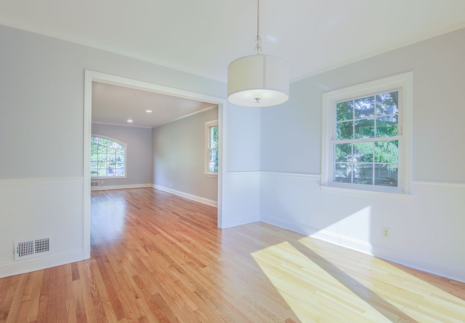 2nd image of 2 Normandy Blvd W