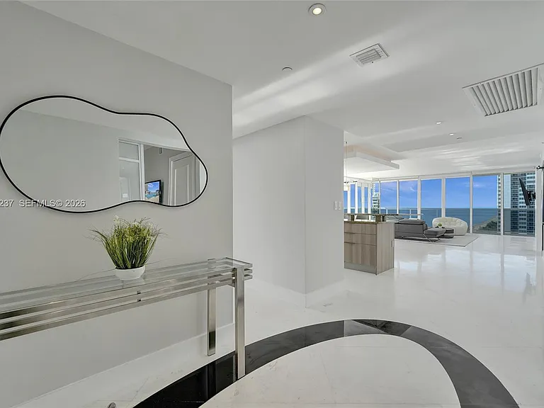 1830 S Ocean Dr #1502 — Photo 4