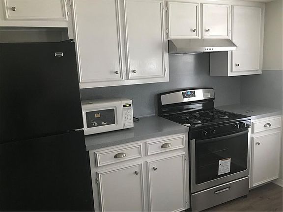 5th image of 502 Brookhollow Dr