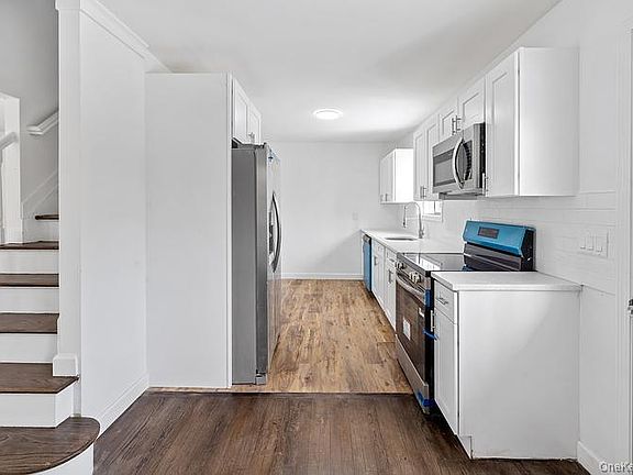 3rd image of 15 Gardiners Road