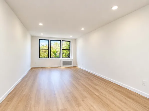 145 Lincoln Avenue image 1 of 22