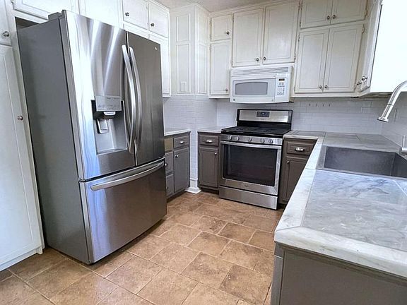 4th image of 104 Paces Lakes Rdg