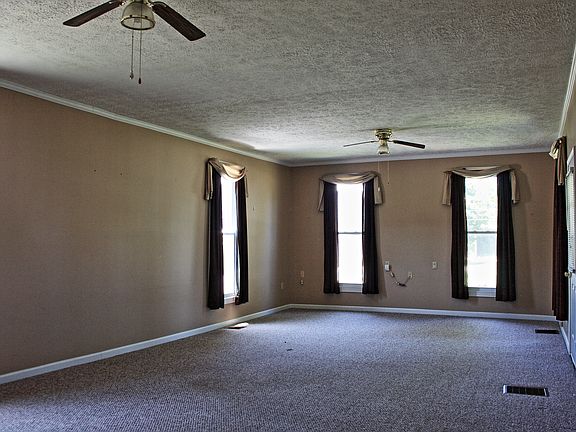 4th image of 526 E Bellville St