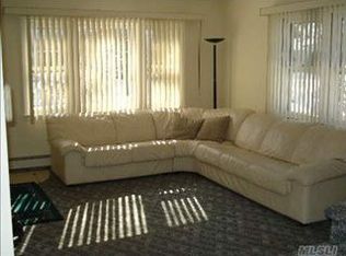 11 Shoreham Rd, Massapequa, NY 11758