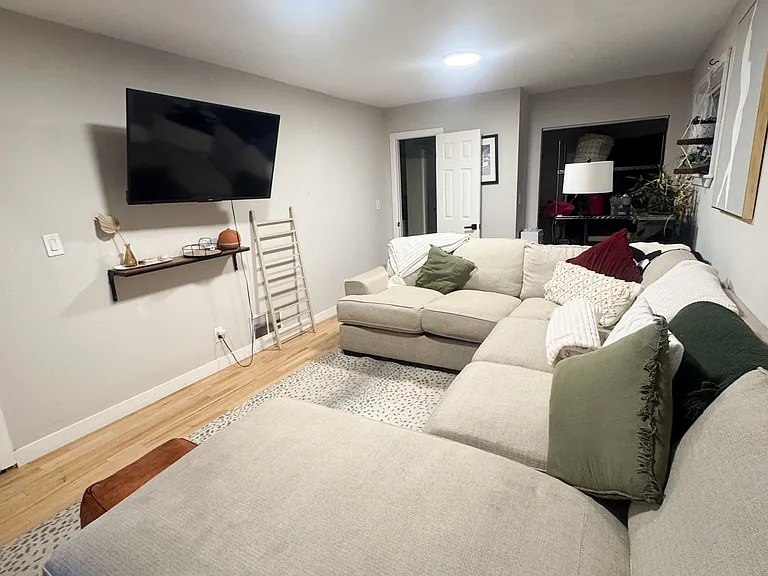 2703 S Cherokee St — Photo 13