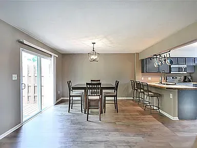 1210 Canterbury Dr — Photo 8