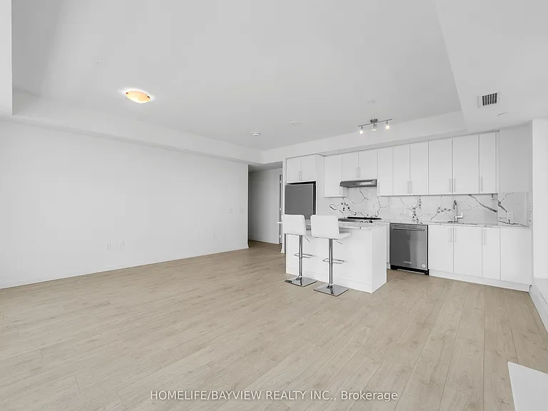 8960 Jane St #228 — Photo 4
