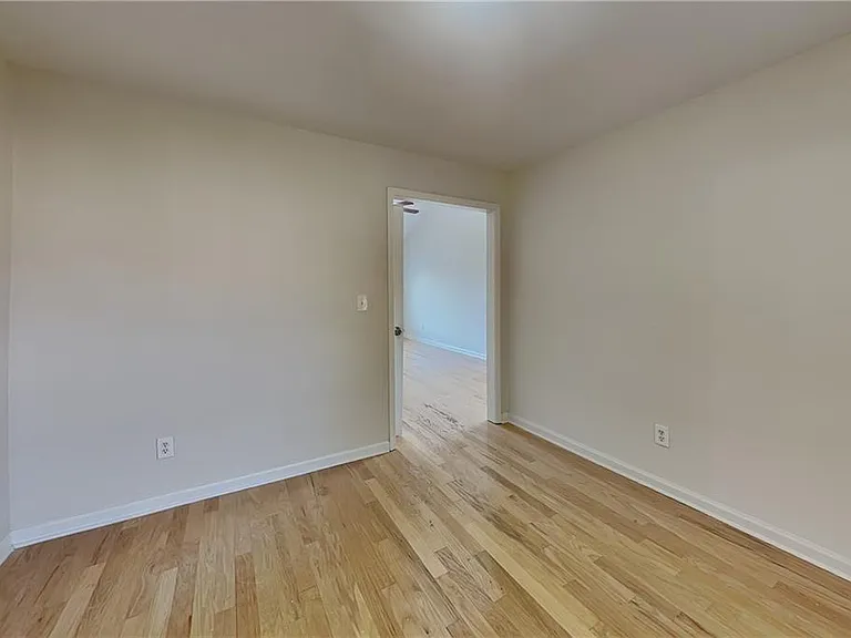 500 Cottonwood Close — Photo 17