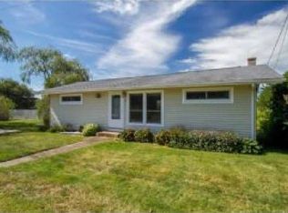 15 Hemlock Ave, Narragansett, RI 02882
