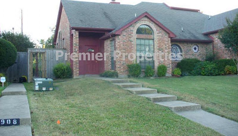 1st image of 906 Teakwood Ln