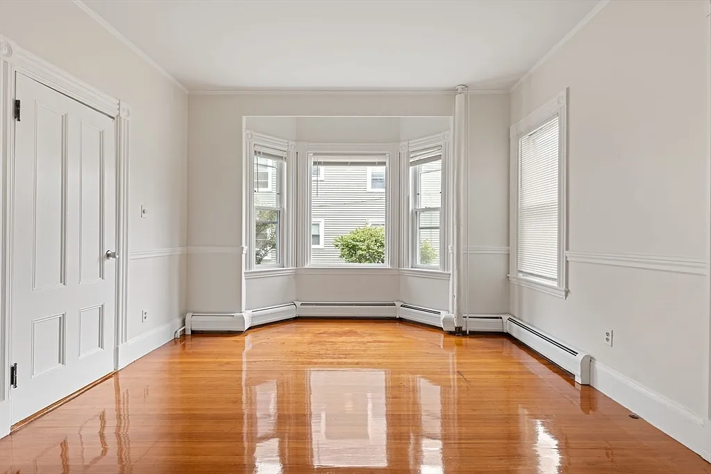 2 bed, 1.0 bath, 1200 sqft, $3,100 — Photo 3