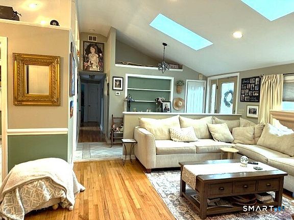 4th image of 215 Whisconier Road