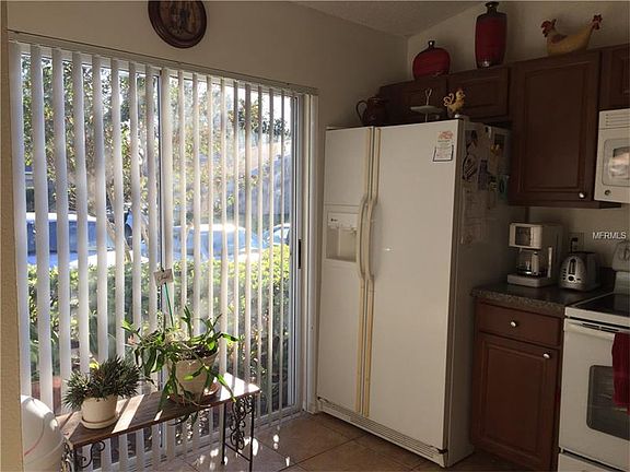 3rd image of 821 Pebble Creek Cir