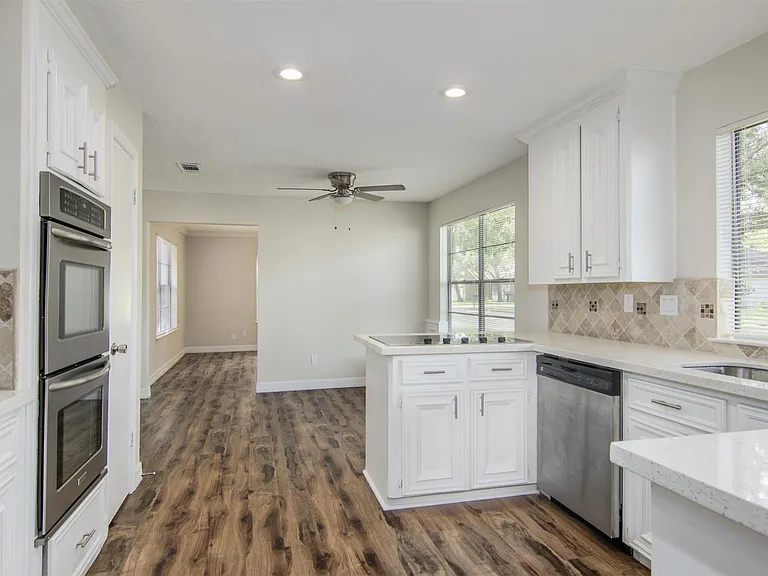 2716 Pine Cone Ln — Photo 15