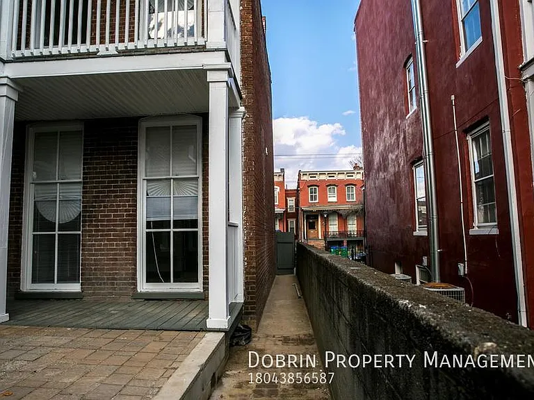 113 W Clay St #B — Photo 13