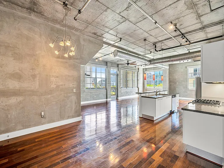 411 1st Ave #601 — Photo 3
