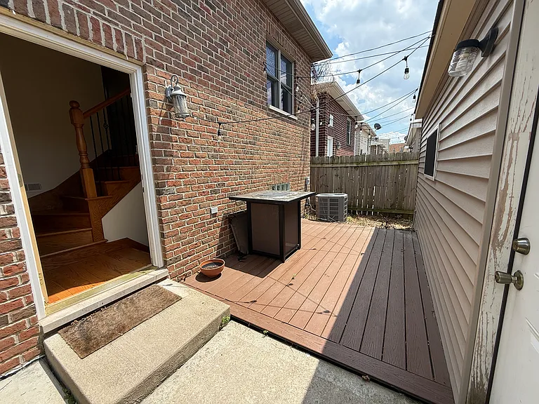 1110 N Christiana Ave — Photo 23