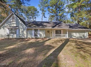 1534 Tracewood Dr, Jackson, MS 39211