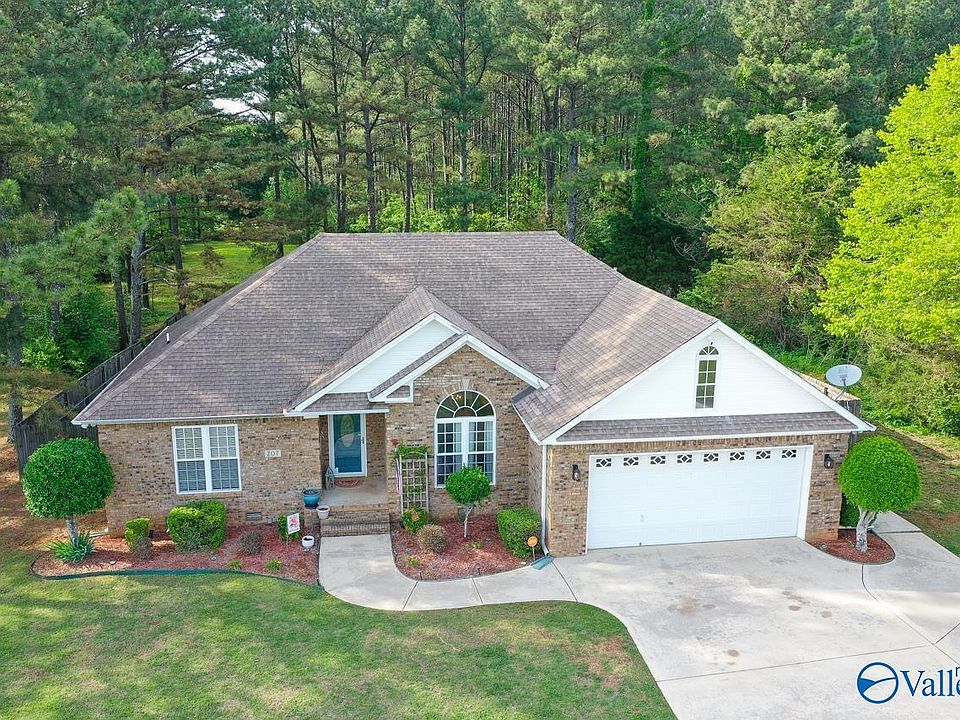 1st image of 207 Malone Dr