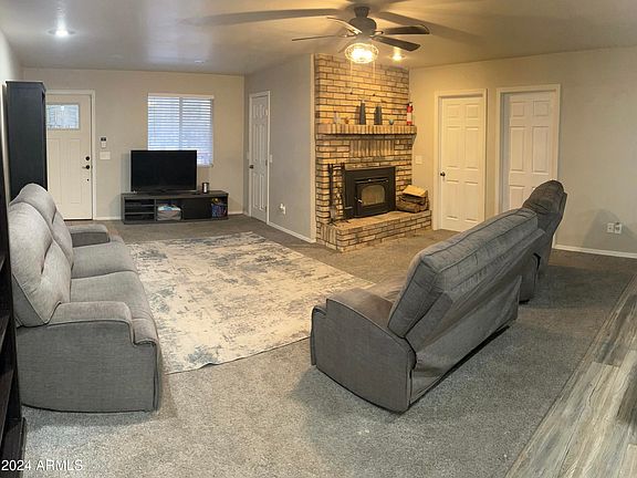 3rd image of 876 S EVERGREEN Drive