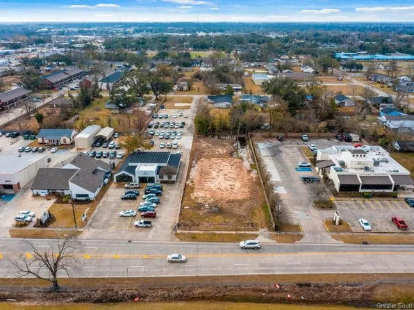 213 W College St, Lake Charles, LA 70605