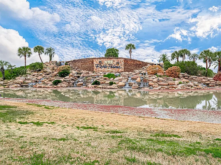 17 Desert Spring Ln — Photo 28