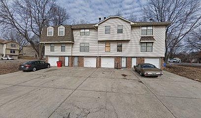 2nd image of 217 NW Zaun Ave