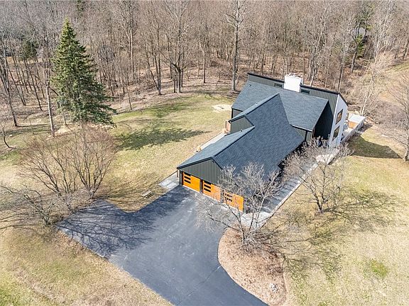 5th image of 1012 Rabbit Ear Pass