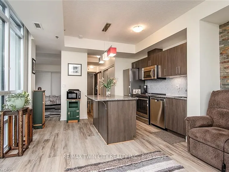 150 Water St N #803 — Photo 11