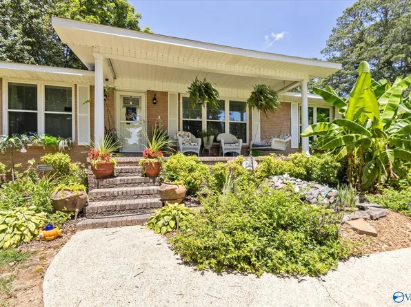 4500 Mountain Crest Dr, Guntersville, AL 35976
