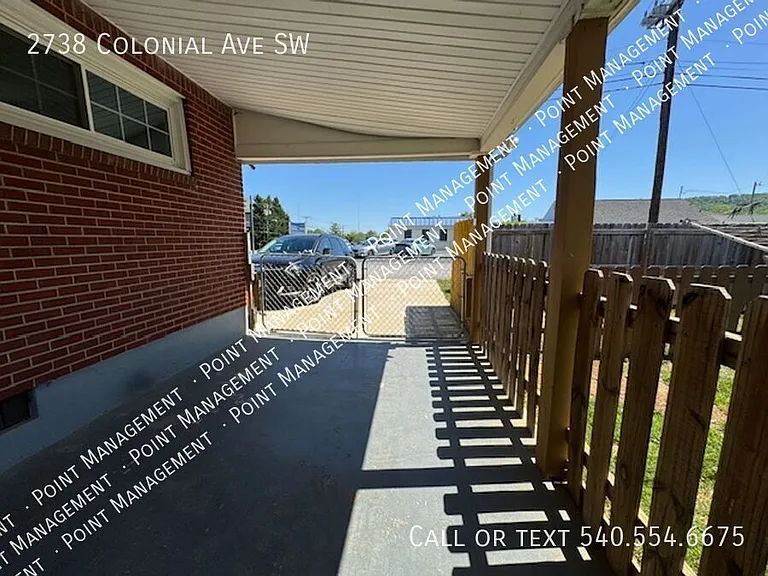 2738 Colonial Ave SW — Photo 3
