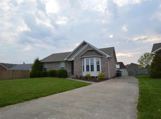 5703 Garden Trace Cir, Louisville, KY 40229