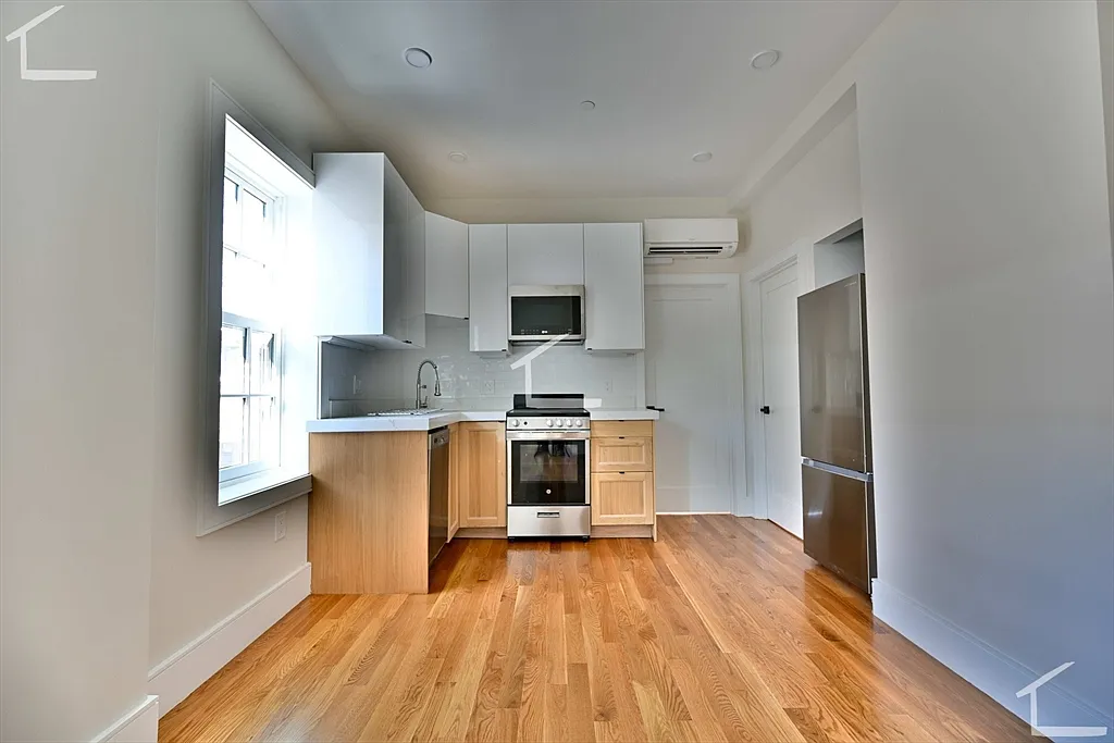 1 bed, 1.0 bath, 9999 sqft, $4,000 — Photo 2