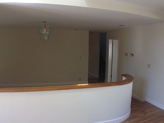 4th image of 788 Maplewood Ave