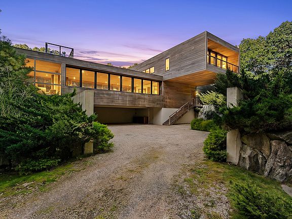 4th image of 137 Great Hill Rd