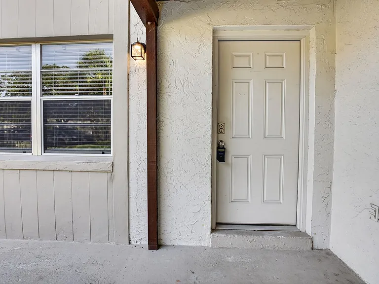 53 Windtree Ln #G102 — Photo 3