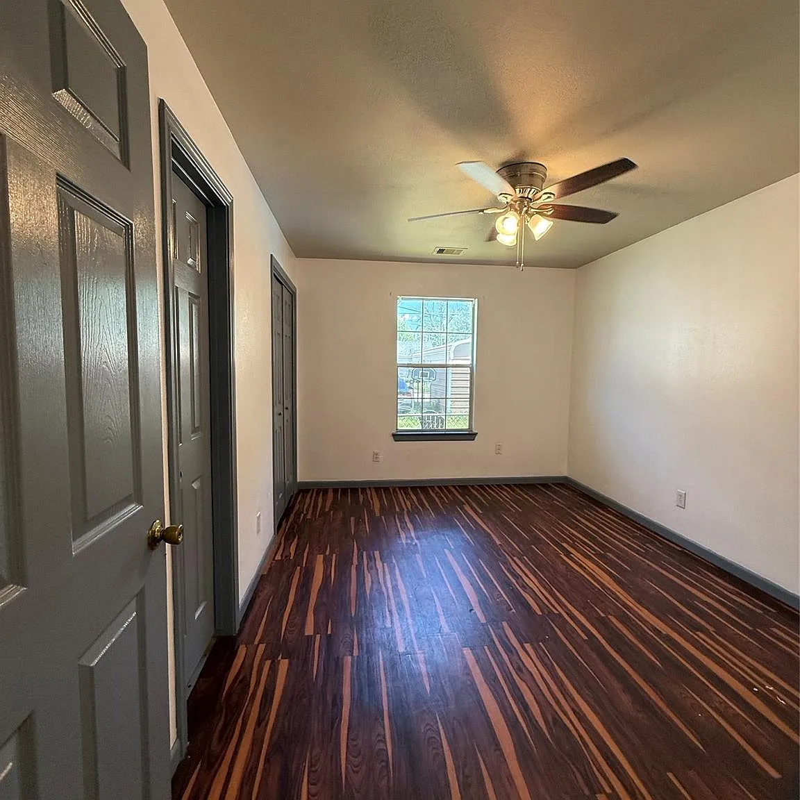 3 bed, 2.0 bath, 1200 sqft, $1,800 — Photo 4
