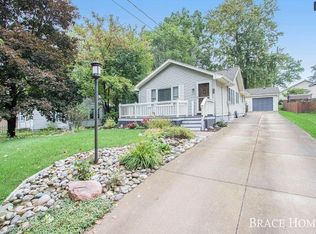 1504 Covell Ave NW, Grand Rapids, MI 49504