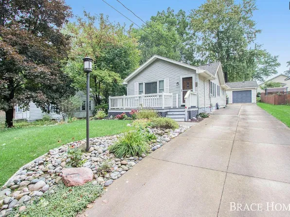 1504 Covell Ave NW, Grand Rapids, MI 49504