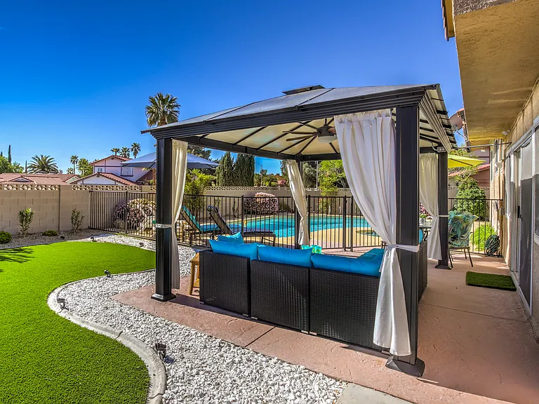 1421 Lucaccini Ln — Photo 30