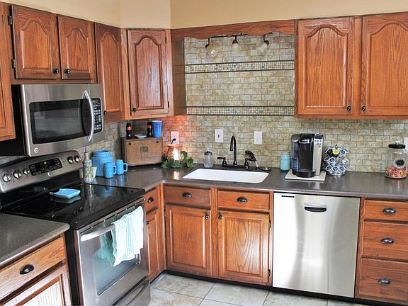 3rd image of 92 N Brent Dr