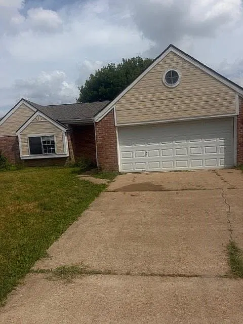 3 bed, 2.0 bath, 1559 sqft, $1,850 — Photo 1