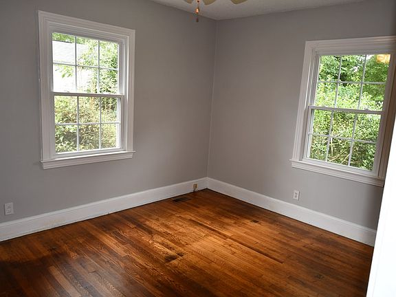 5th image of 216 Sloan Ave
