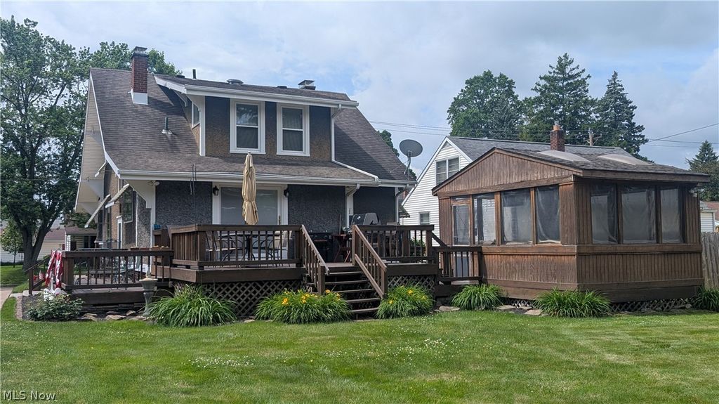 Apartment in Canton, Harter Heights - View 2
